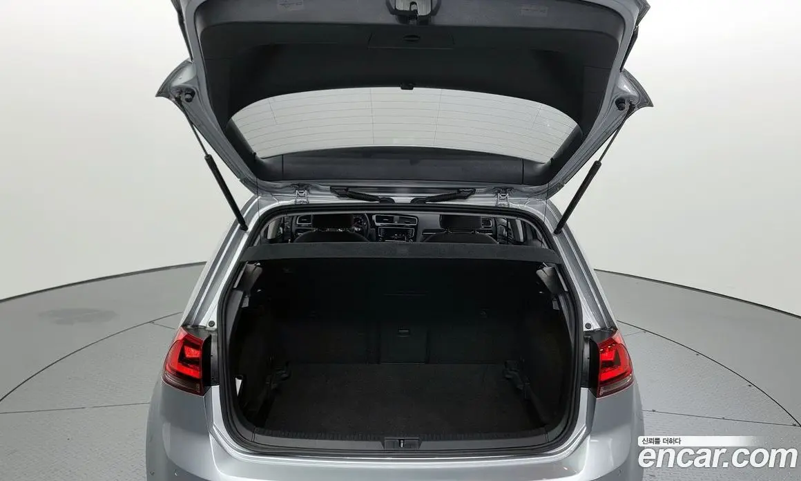 Volkswagen Golf 2014 1.6 автомат (гидро), фото 20