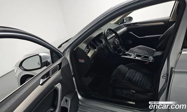 Volkswagen Passat 2018 2.0 автомат (гидро), миниатюра 12