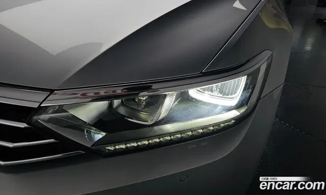 Volkswagen Passat 2018 2.0 автомат (гидро), миниатюра 7