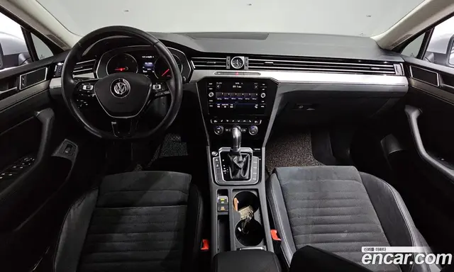 Volkswagen Passat 2018 2.0 автомат (гидро), миниатюра 9