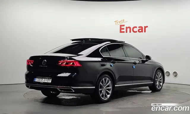 Volkswagen Passat 2022 2.0 автомат (гидро), миниатюра 2