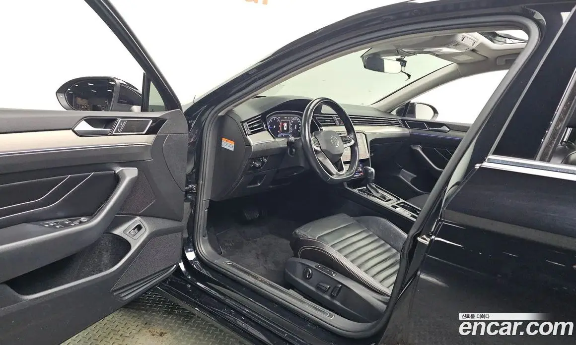 Volkswagen Passat 2022 2.0 автомат (гидро), фото 13