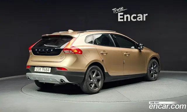 Volvo V40 2013 2.0 автомат (гидро), миниатюра 2