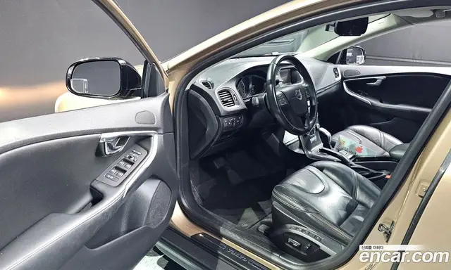Volvo V40 2013 2.0 автомат (гидро), миниатюра 12