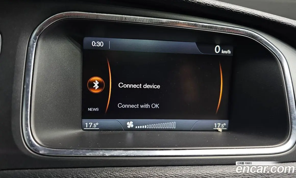 Volvo V40 2013 2.0 автомат (гидро), фото 14
