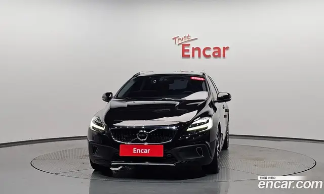 Volvo V40 2019 2.0 автомат (гидро), миниатюра 2