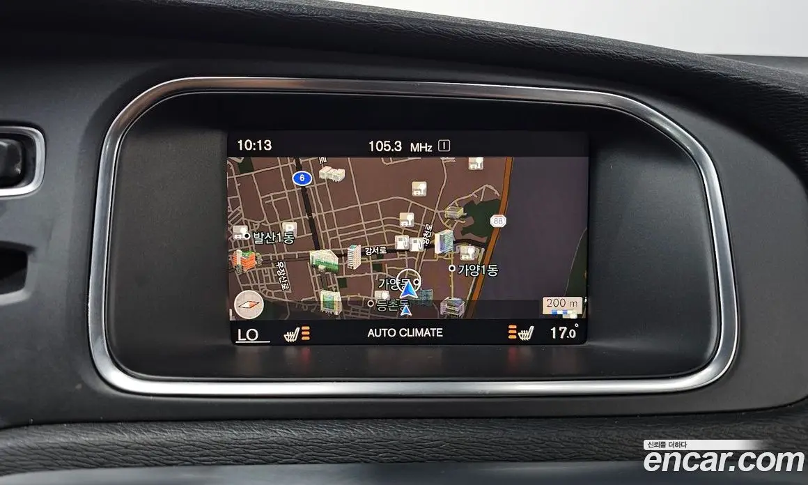 Volvo V40 2019 2.0 автомат (гидро), фото 17