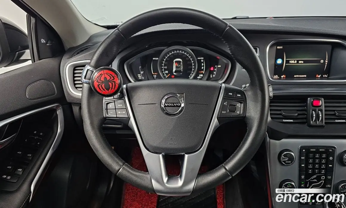 Volvo V40 2019 2.0 автомат (гидро), фото 18