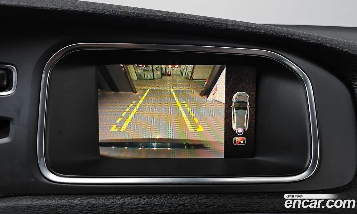 Volvo V40 2019 2.0 автомат (гидро), фото 19