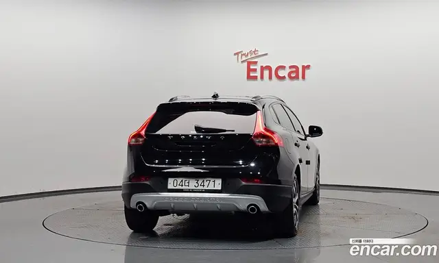Volvo V40 2019 2.0 автомат (гидро), миниатюра 3