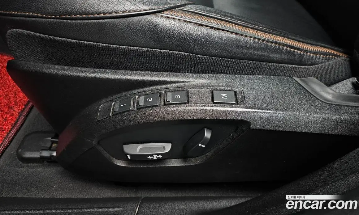 Volvo V40 2019 2.0 автомат (гидро), фото 30