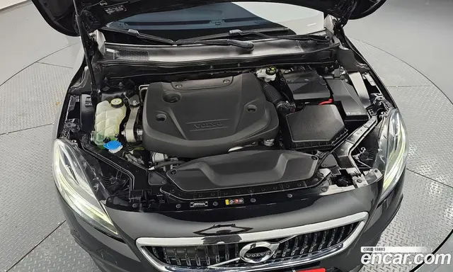 Volvo V40 2019 2.0 автомат (гидро), миниатюра 5