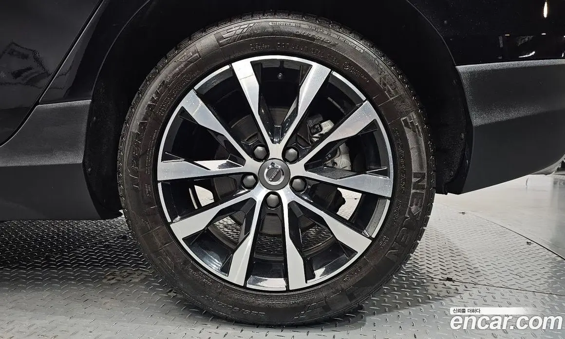 Volvo V40 2019 2.0 автомат (гидро), фото 6