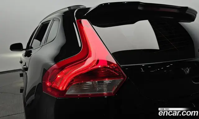 Volvo V40 2019 2.0 автомат (гидро), миниатюра 8