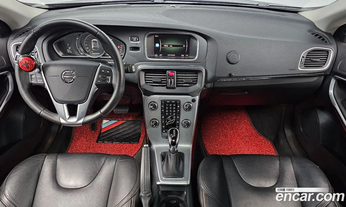 Volvo V40 2019 2.0 автомат (гидро), фото 9