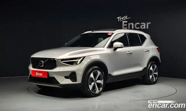 Volvo XC40, 2023, 6 881 км