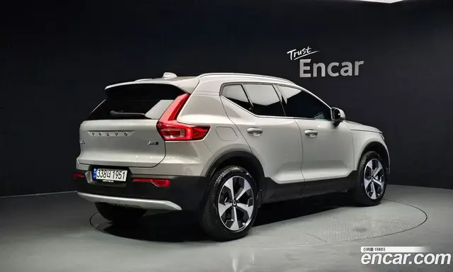 Volvo XC40 2023 2.0 автомат (гидро), миниатюра 2