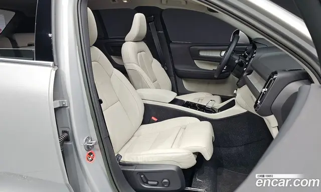Volvo XC40 2023 2.0 автомат (гидро), миниатюра 11