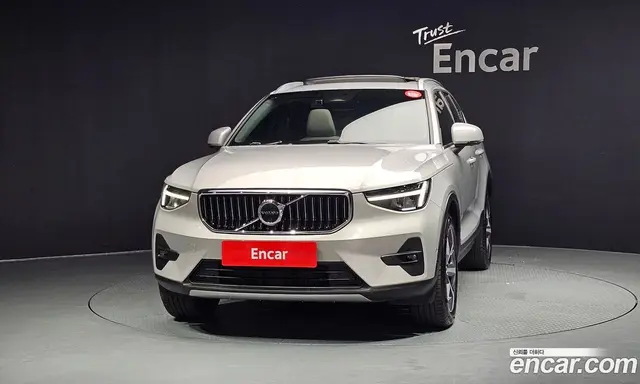 Volvo XC40 2023 2.0 автомат (гидро), миниатюра 3