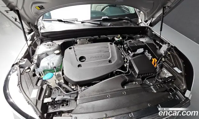 Volvo XC40 2023 2.0 автомат (гидро), миниатюра 6