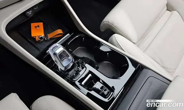 Volvo XC40 2023 2.0 автомат (гидро), миниатюра 9
