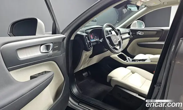 Volvo XC40 2023 2.0 автомат (гидро), миниатюра 10