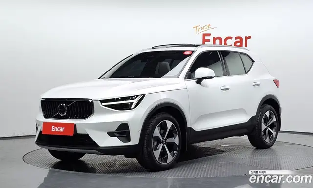 Volvo XC40, 2025, 15 602 км