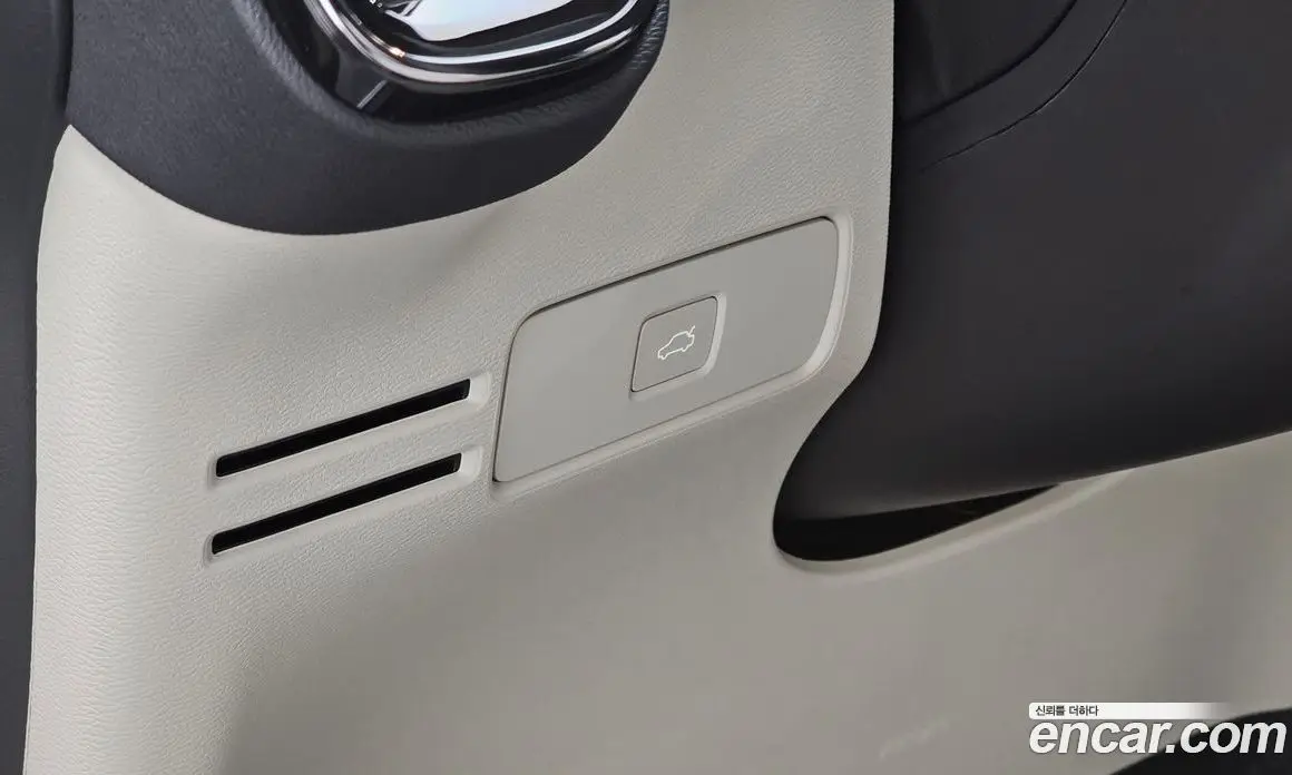 Volvo XC40 2025 2.0 автомат (гидро), фото 15