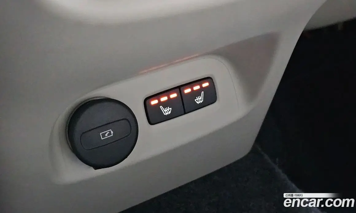 Volvo XC40 2025 2.0 автомат (гидро), фото 18