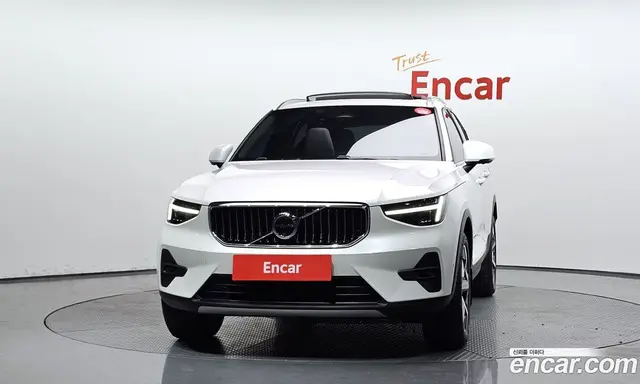 Volvo XC40 2025 2.0 автомат (гидро), миниатюра 3
