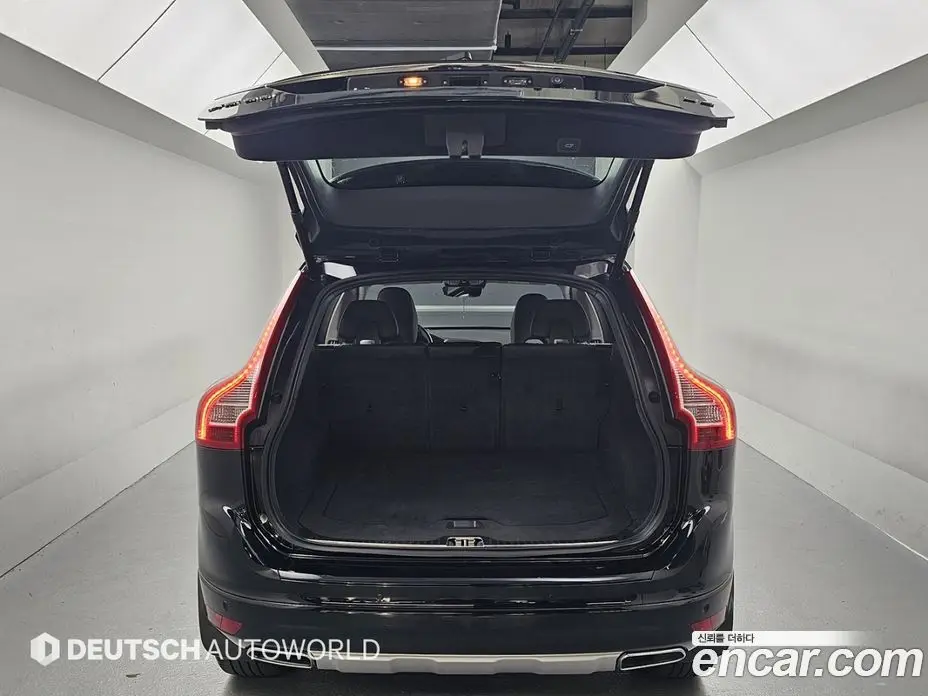 Volvo XC60 2017 2.0 автомат (гидро), фото 19