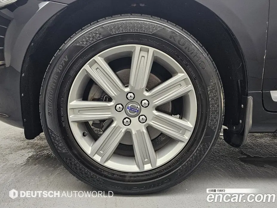 Volvo XC60 2017 2.0 автомат (гидро), фото 5