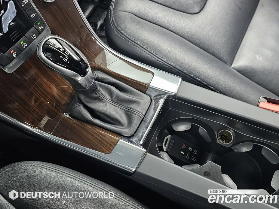 Volvo XC60 2017 2.0 автомат (гидро), фото 9
