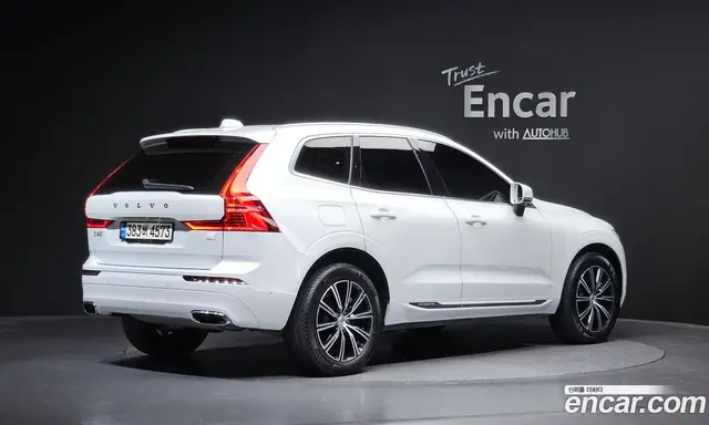 Volvo XC60 2021 2.0 автомат (гидро), миниатюра 2