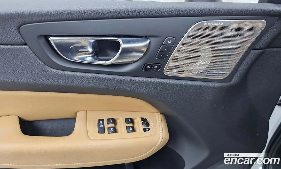 Volvo XC60 2021 2.0 автомат (гидро), фото 27