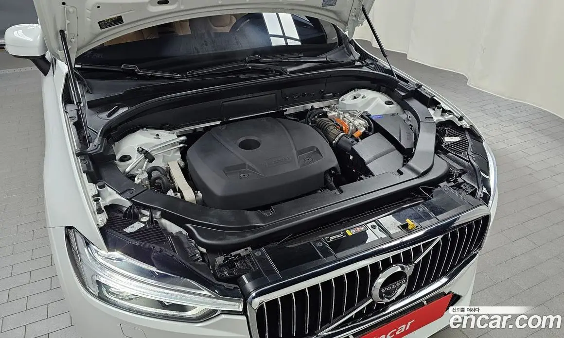 Volvo XC60 2021 2.0 автомат (гидро), фото 6