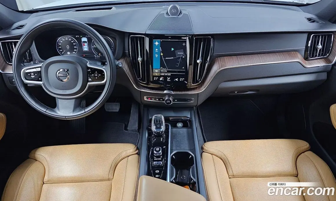 Volvo XC60 2021 2.0 автомат (гидро), фото 10