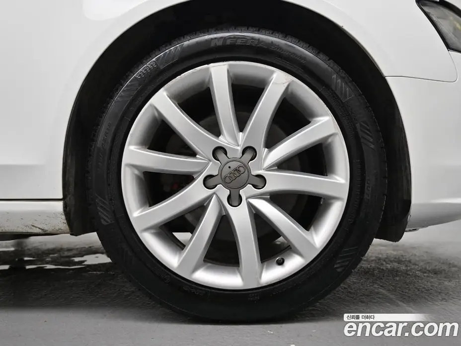 Audi A4 2013 2.0 автомат (гидро), фото 5