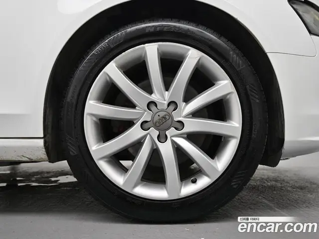Audi A4 2013 2.0 автомат (гидро), миниатюра 5