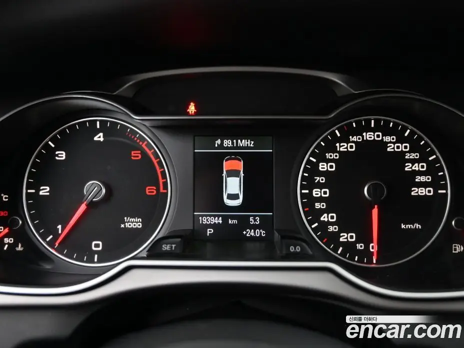 Audi A4 2013 2.0 автомат (гидро), фото 8