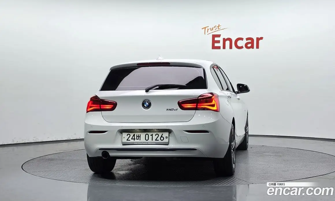 BMW 1 серия 2016 2.0 автомат (гидро), фото 3
