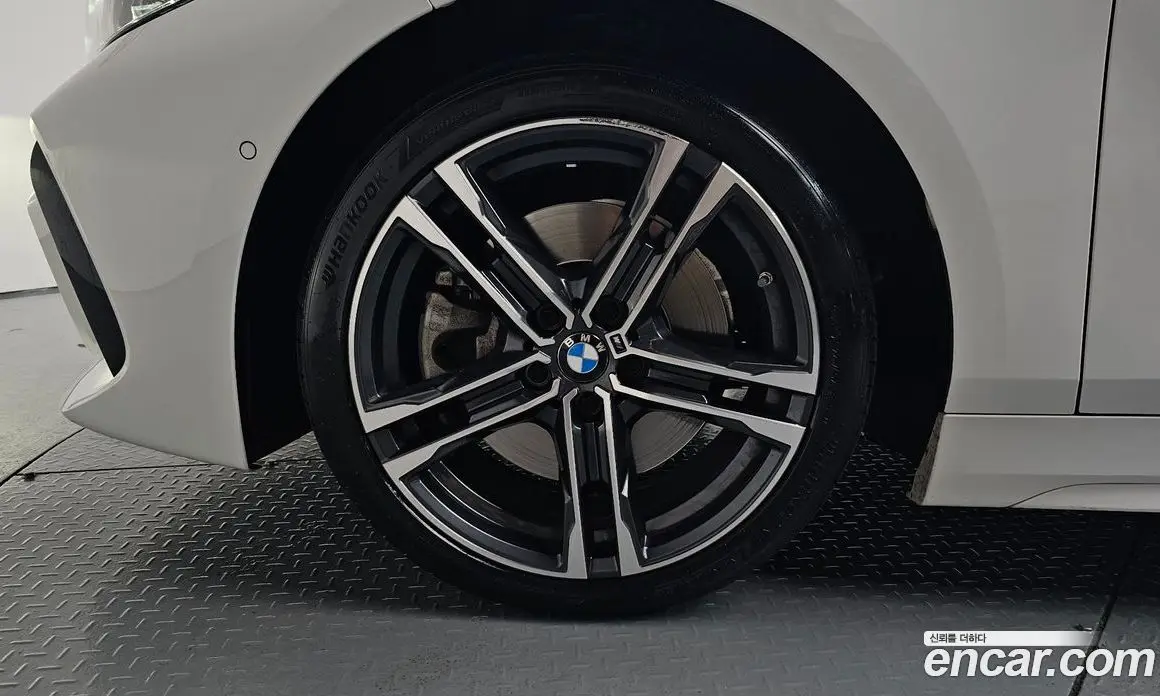 BMW 1 серия 2023 2.0 автомат (гидро), фото 5