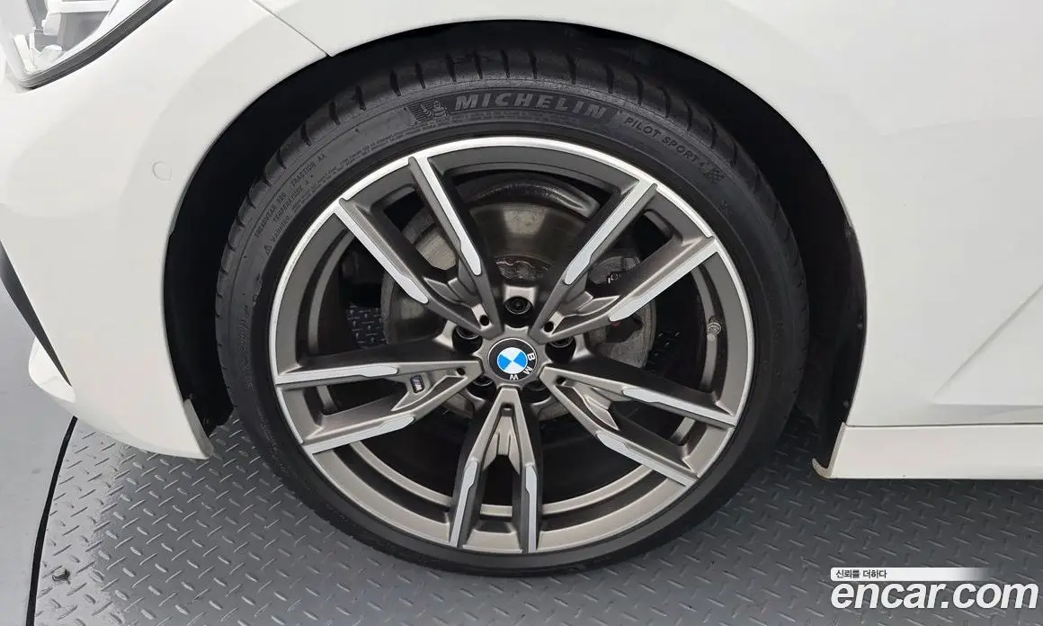 BMW 3 серия 2019 2.0 автомат (гидро), фото 5