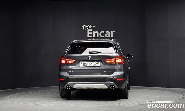 BMW X1 2022 2.0 автомат (гидро), миниатюра 4