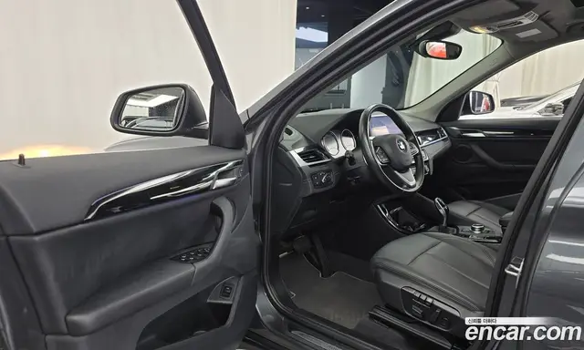 BMW X1 2022 2.0 автомат (гидро), миниатюра 10