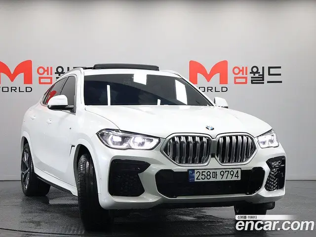 BMW X6 2023 3.0 автомат (гидро), миниатюра 2