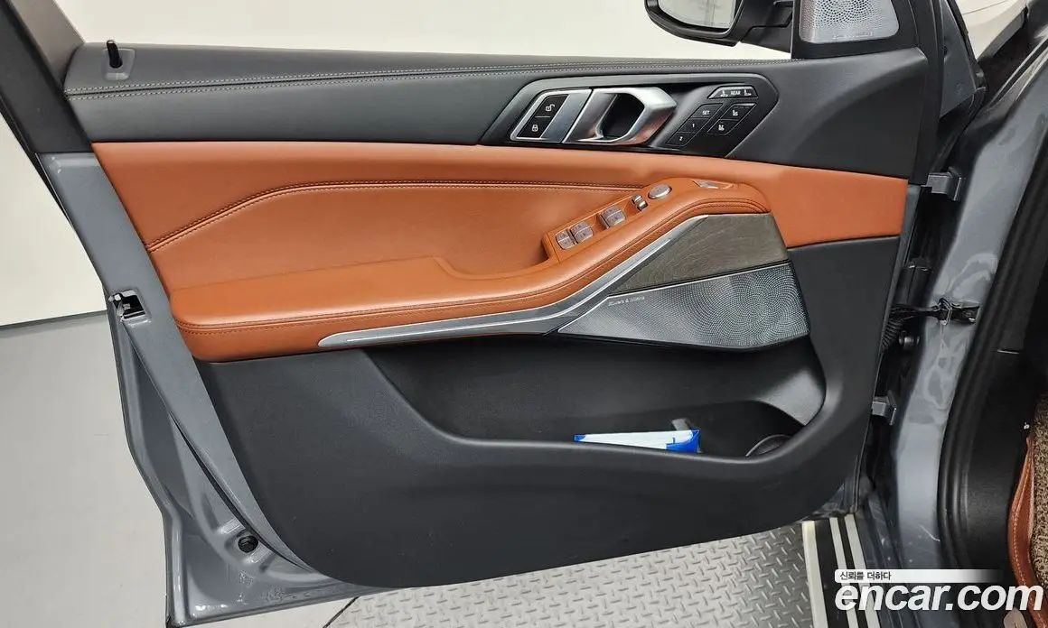 BMW X7 2023 3.0 автомат (гидро), фото 14