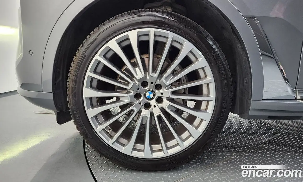 BMW X7 2023 3.0 автомат (гидро), фото 5