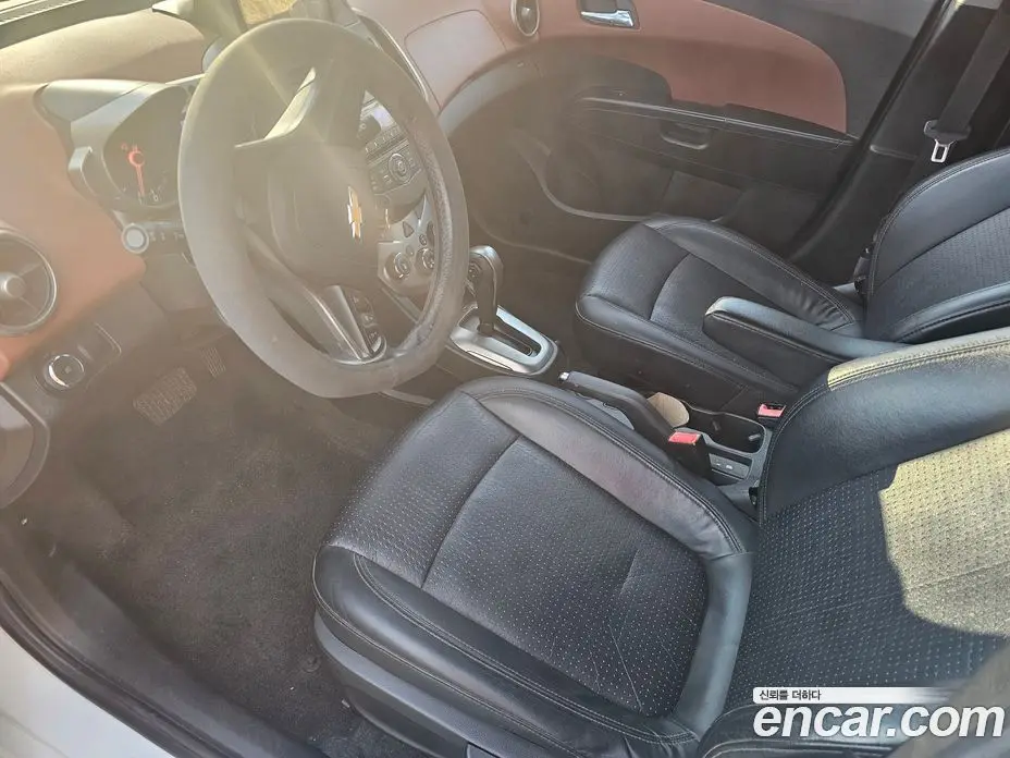 Chevrolet Aveo 2011 1.6 автомат (гидро), фото 9