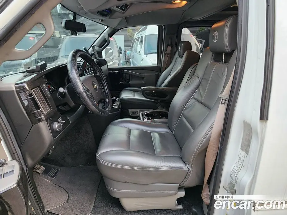Chevrolet Express Van 2018 6.0 автомат (гидро), фото 13